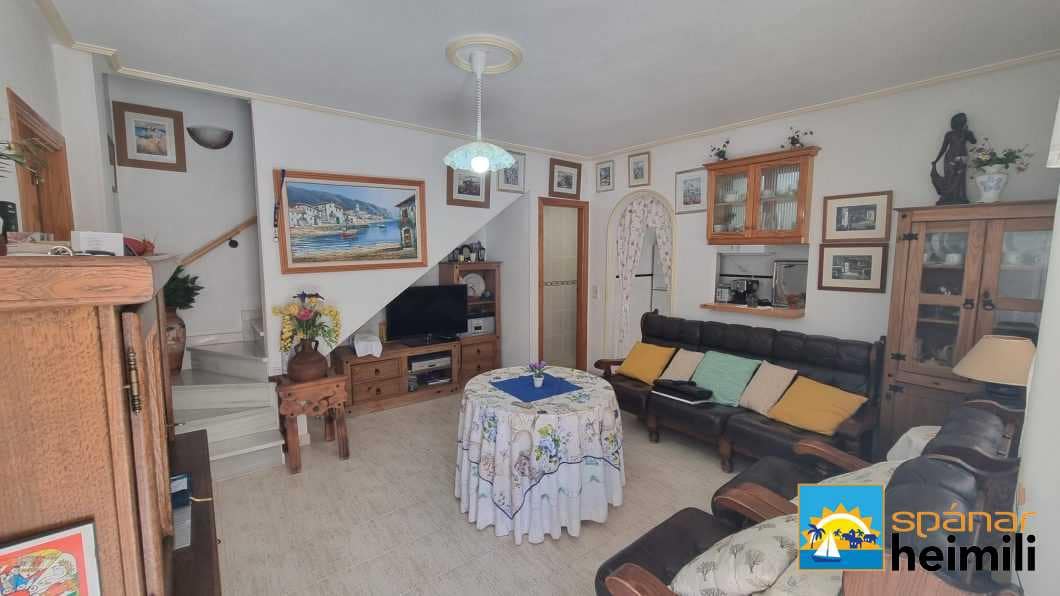 3 sovrum Semi-fristående Villa till salu i Torrevieja med pool - 164 000 € (Ref: 9404281)
