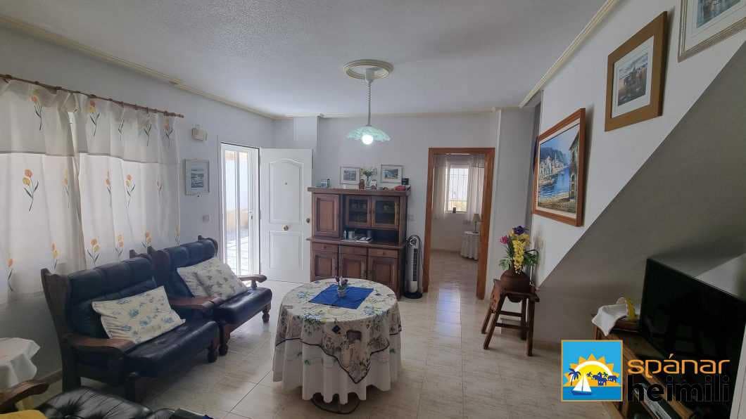 3 sovrum Semi-fristående Villa till salu i Torrevieja med pool - 164 000 € (Ref: 9404281)