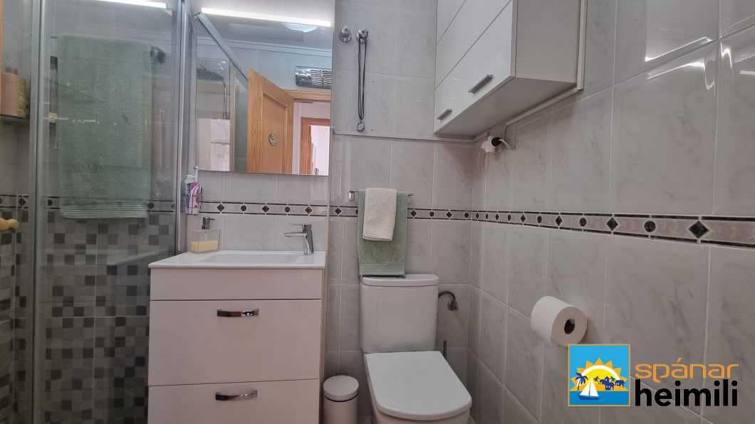 3 sovrum Semi-fristående Villa till salu i Torrevieja med pool - 164 000 € (Ref: 9404281)