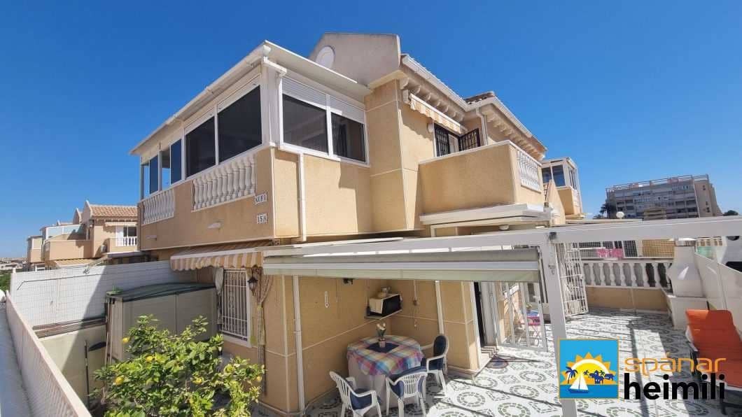 3 sovrum Semi-fristående Villa till salu i Torrevieja med pool - 164 000 € (Ref: 9404281)
