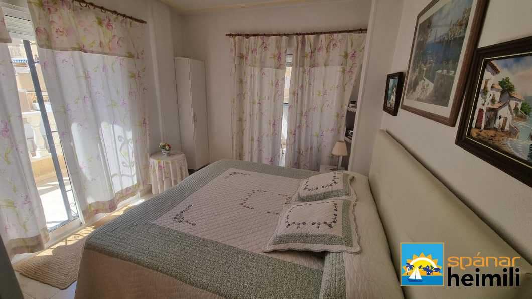 3 sovrum Semi-fristående Villa till salu i Torrevieja med pool - 164 000 € (Ref: 9404281)