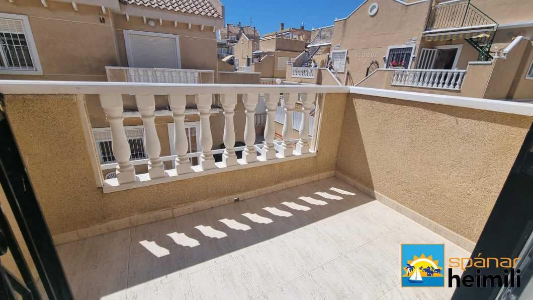 3 sovrum Semi-fristående Villa till salu i Torrevieja med pool - 164 000 € (Ref: 9404281)