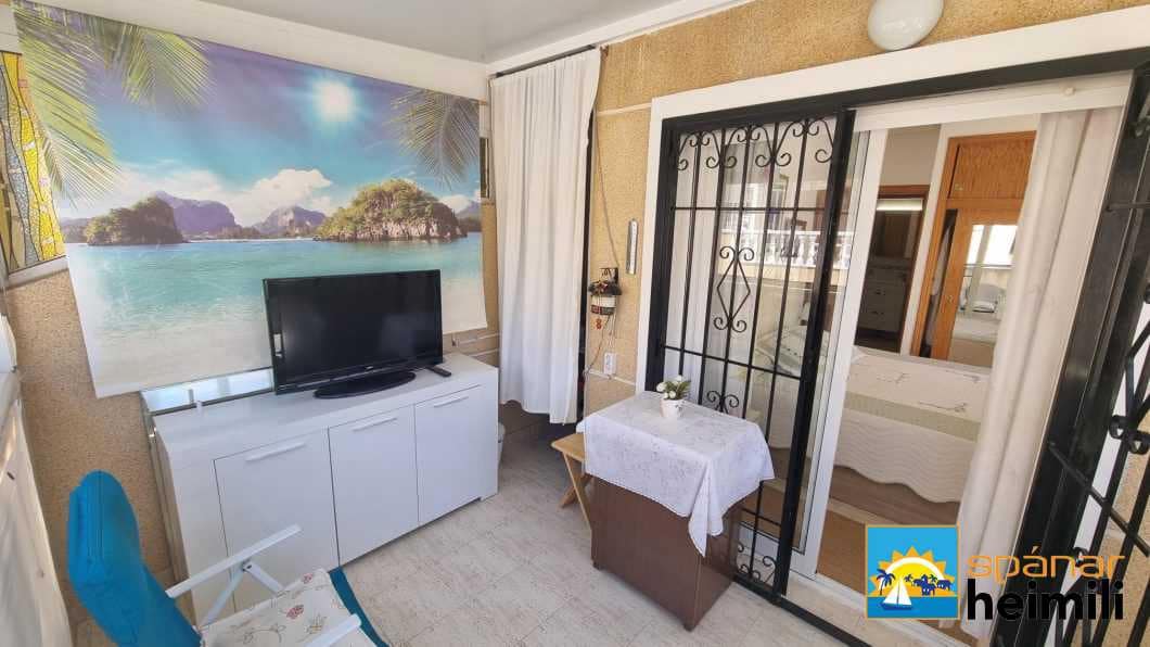 3 sovrum Semi-fristående Villa till salu i Torrevieja med pool - 164 000 € (Ref: 9404281)
