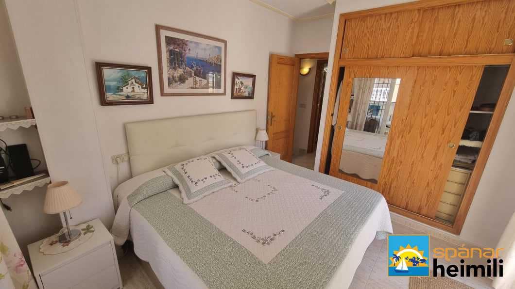 3 sovrum Semi-fristående Villa till salu i Torrevieja med pool - 164 000 € (Ref: 9404281)