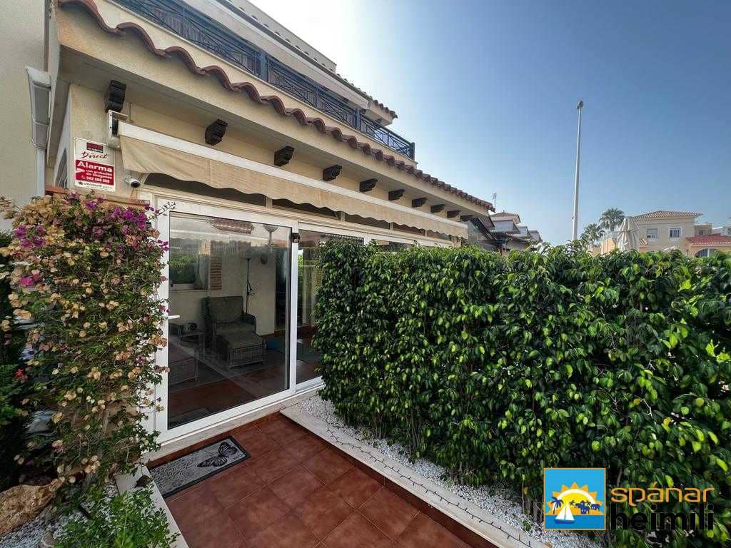 2 bedroom Apartment for sale in Playa Flamenca with pool - € 254,900 (Ref: 9404282)