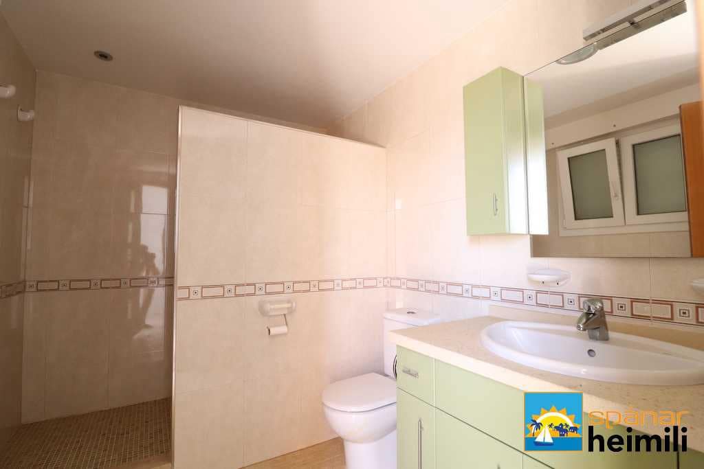 4 makuuhuone Omakotitalo myytävänä paikassa Cabo Roig mukana uima-altaan - 504 000 € (Ref: 9404284)