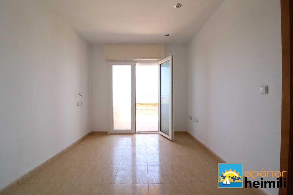 4 makuuhuone Omakotitalo myytävänä paikassa Cabo Roig mukana uima-altaan - 504 000 € (Ref: 9404284)