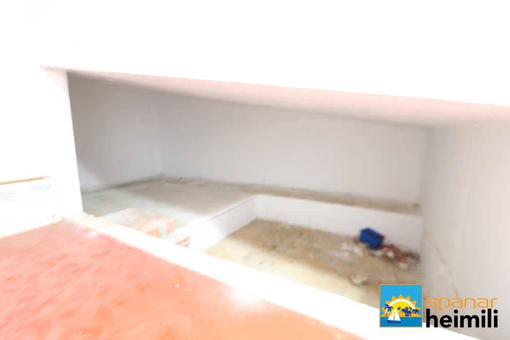 4 makuuhuone Omakotitalo myytävänä paikassa Cabo Roig mukana uima-altaan - 504 000 € (Ref: 9404284)