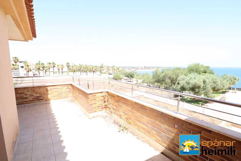 4 makuuhuone Omakotitalo myytävänä paikassa Cabo Roig mukana uima-altaan - 504 000 € (Ref: 9404284)