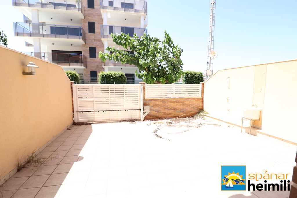 4 makuuhuone Omakotitalo myytävänä paikassa Cabo Roig mukana uima-altaan - 504 000 € (Ref: 9404284)