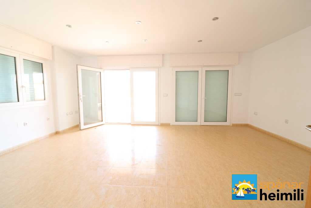 4 makuuhuone Omakotitalo myytävänä paikassa Cabo Roig mukana uima-altaan - 504 000 € (Ref: 9404284)