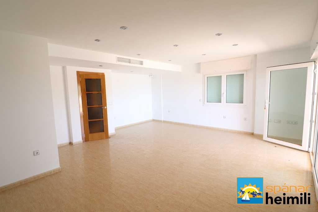 4 makuuhuone Omakotitalo myytävänä paikassa Cabo Roig mukana uima-altaan - 504 000 € (Ref: 9404284)