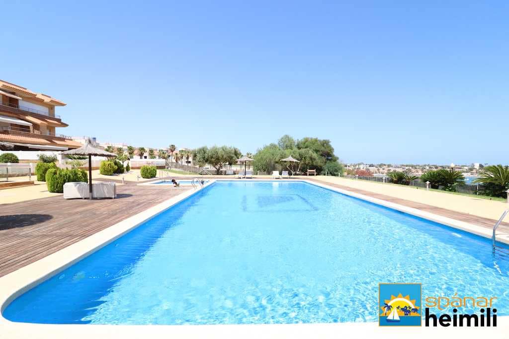 4 makuuhuone Omakotitalo myytävänä paikassa Cabo Roig mukana uima-altaan - 504 000 € (Ref: 9404284)