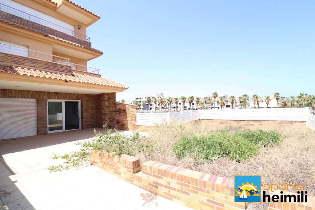 4 makuuhuone Omakotitalo myytävänä paikassa Cabo Roig mukana uima-altaan - 504 000 € (Ref: 9404284)