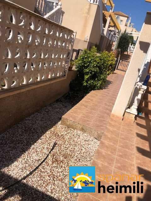 Apartamento de 2 habitaciones en Villamartin en venta con piscina - 137.500 € (Ref: 9404289)