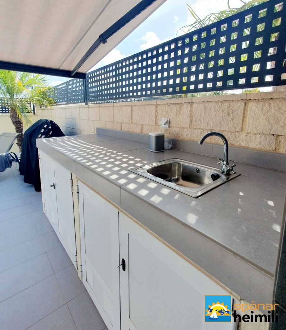 3 bedroom Villa for sale in Dona Pepa with pool - € 375,000 (Ref: 9404291)