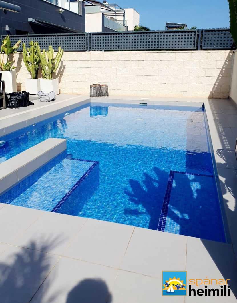 3 bedroom Villa for sale in Dona Pepa with pool - € 375,000 (Ref: 9404291)