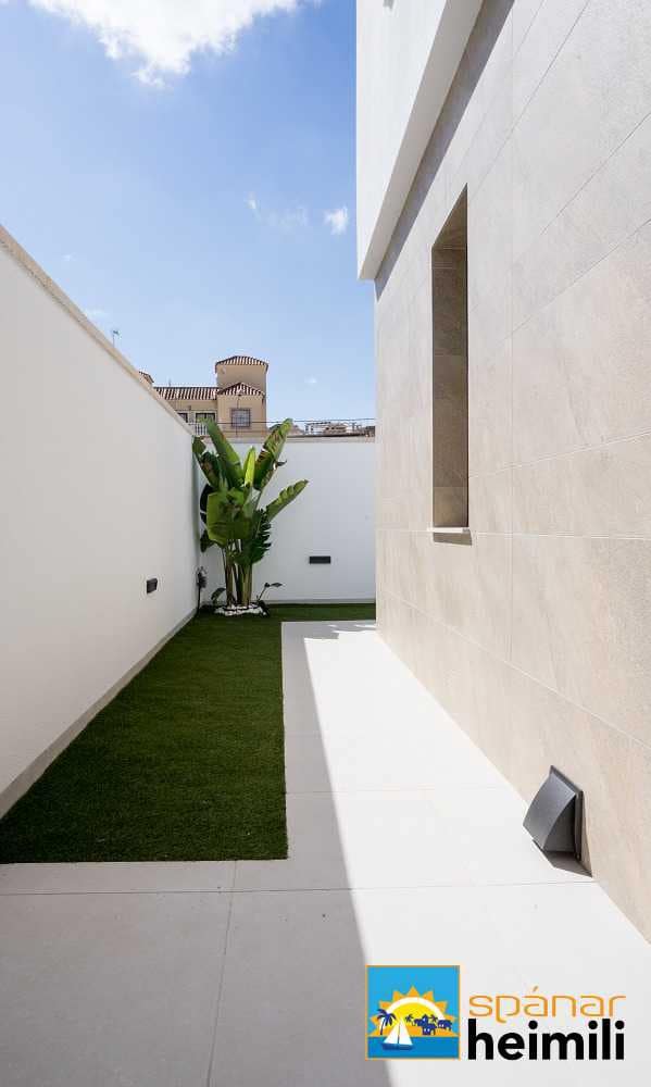 3 camera da letto Villa in vendita in Torrevieja con piscina - 399.000 € (Rif: 9404292)