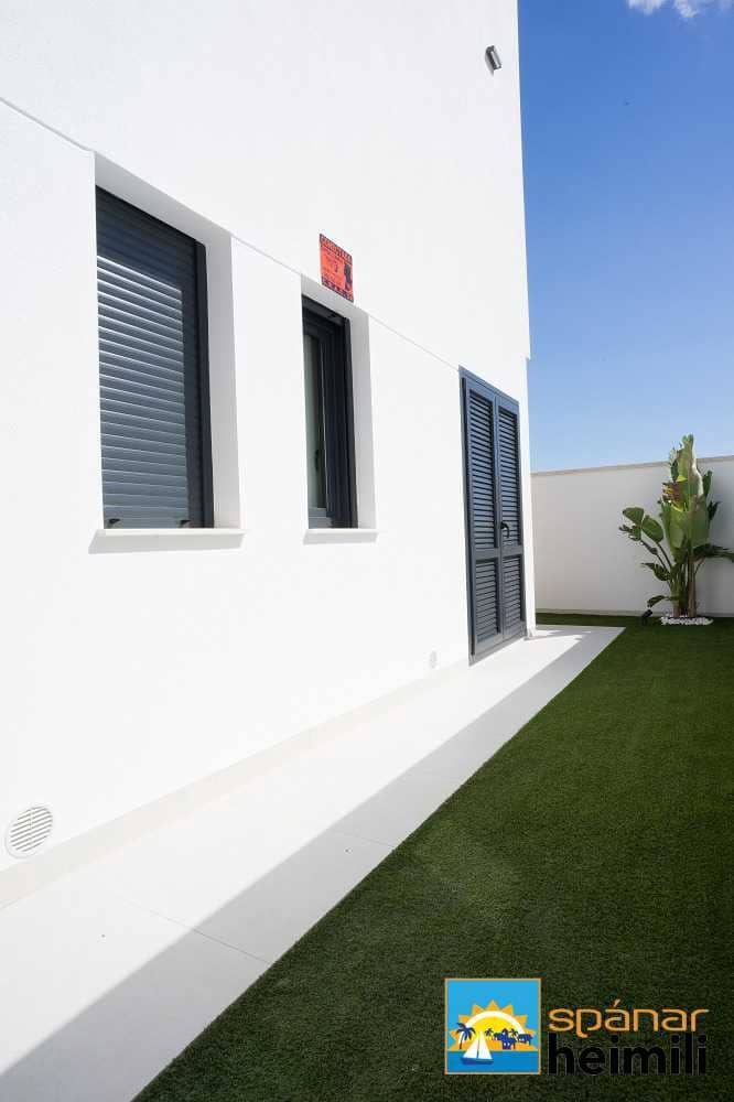 3 camera da letto Villa in vendita in Torrevieja con piscina - 399.000 € (Rif: 9404292)