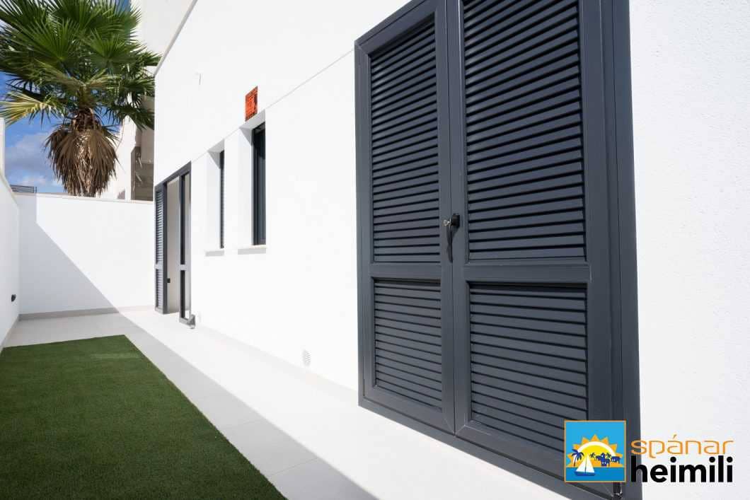 3 camera da letto Villa in vendita in Torrevieja con piscina - 399.000 € (Rif: 9404292)