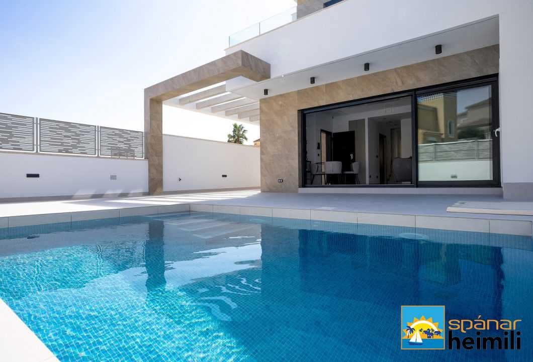 3 camera da letto Villa in vendita in Torrevieja con piscina - 399.000 € (Rif: 9404292)