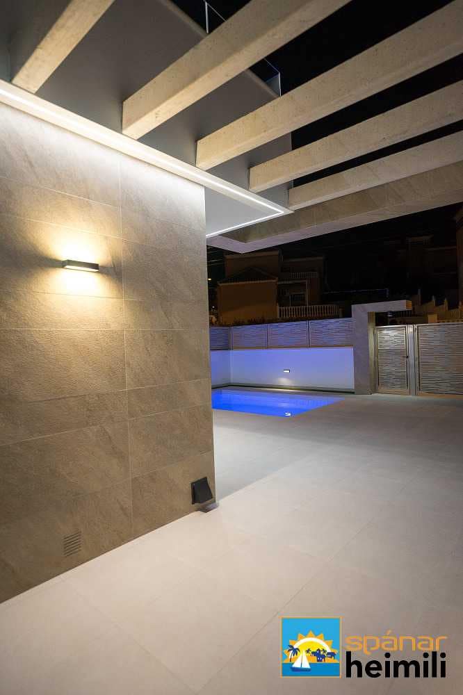 3 camera da letto Villa in vendita in Torrevieja con piscina - 399.000 € (Rif: 9404292)