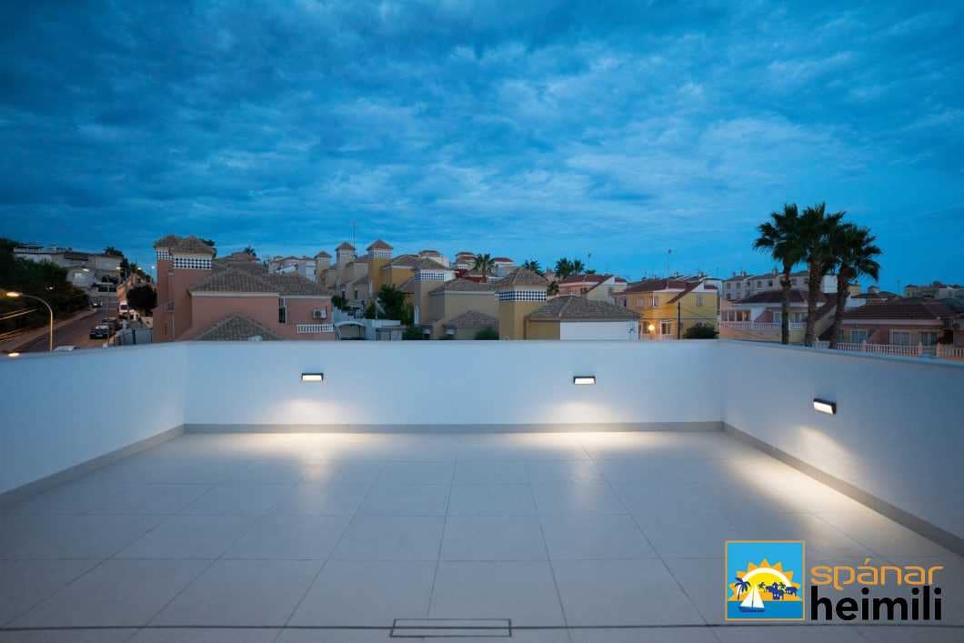 3 camera da letto Villa in vendita in Torrevieja con piscina - 399.000 € (Rif: 9404292)