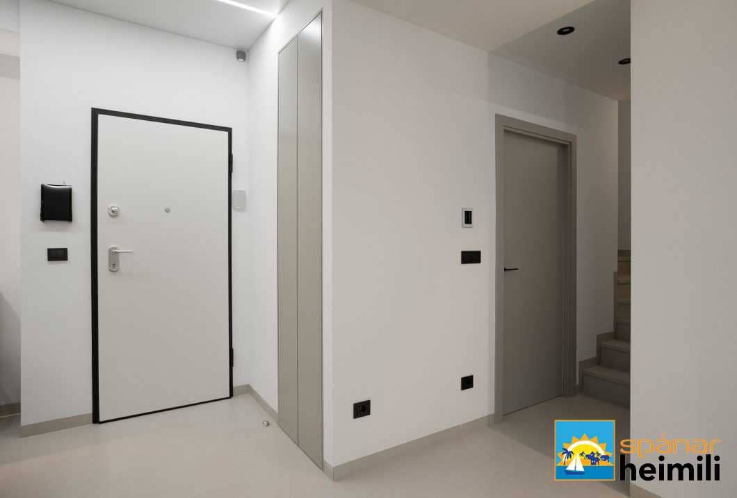 3 camera da letto Villa in vendita in Torrevieja con piscina - 399.000 € (Rif: 9404292)