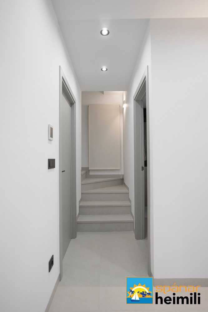 3 camera da letto Villa in vendita in Torrevieja con piscina - 399.000 € (Rif: 9404292)