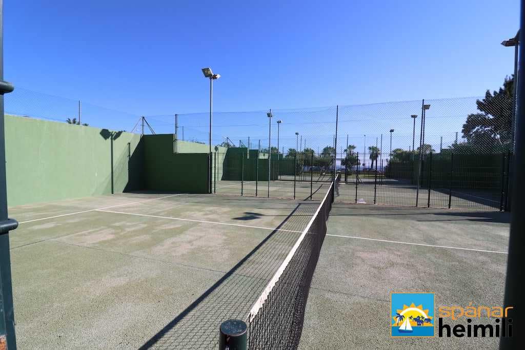 2 makuuhuone Omakotitalo myytävänä paikassa Cabo Roig mukana uima-altaan - 199 900 € (Ref: 9404295)