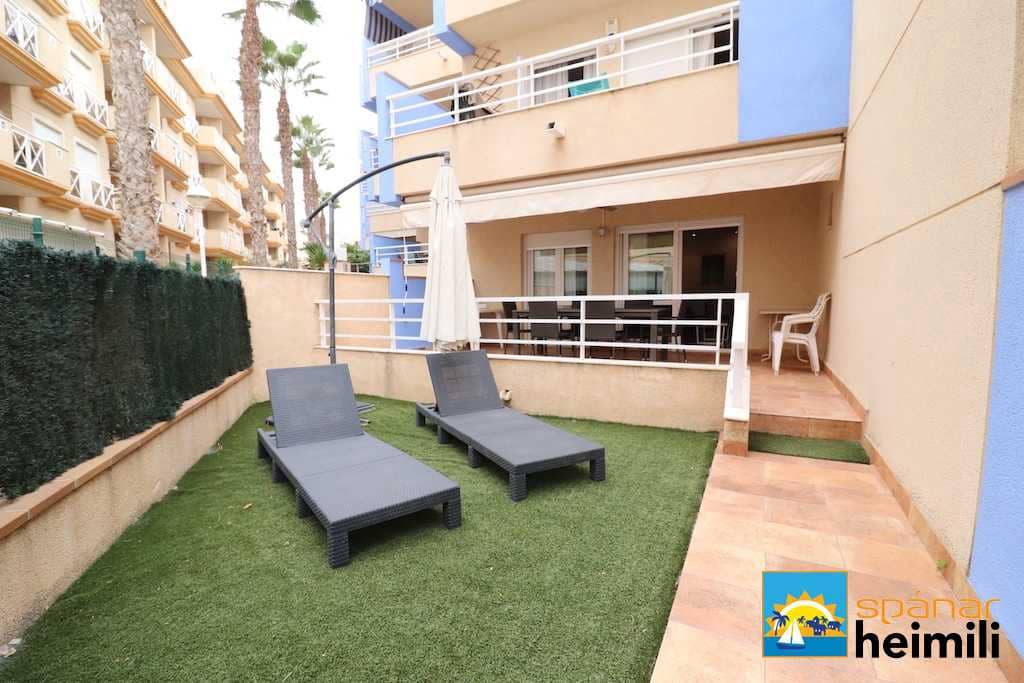 2 makuuhuone Omakotitalo myytävänä paikassa Cabo Roig mukana uima-altaan - 199 900 € (Ref: 9404295)