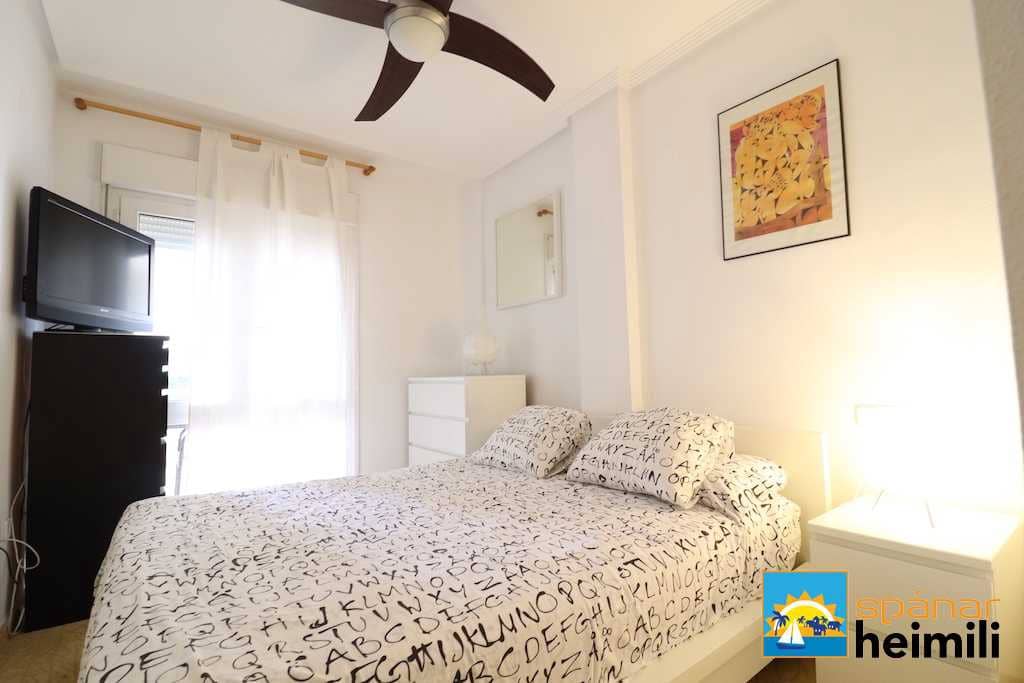 2 makuuhuone Omakotitalo myytävänä paikassa Cabo Roig mukana uima-altaan - 199 900 € (Ref: 9404295)