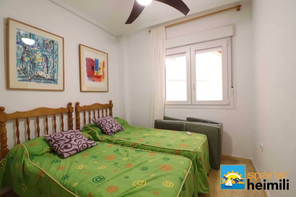 2 makuuhuone Omakotitalo myytävänä paikassa Cabo Roig mukana uima-altaan - 199 900 € (Ref: 9404295)