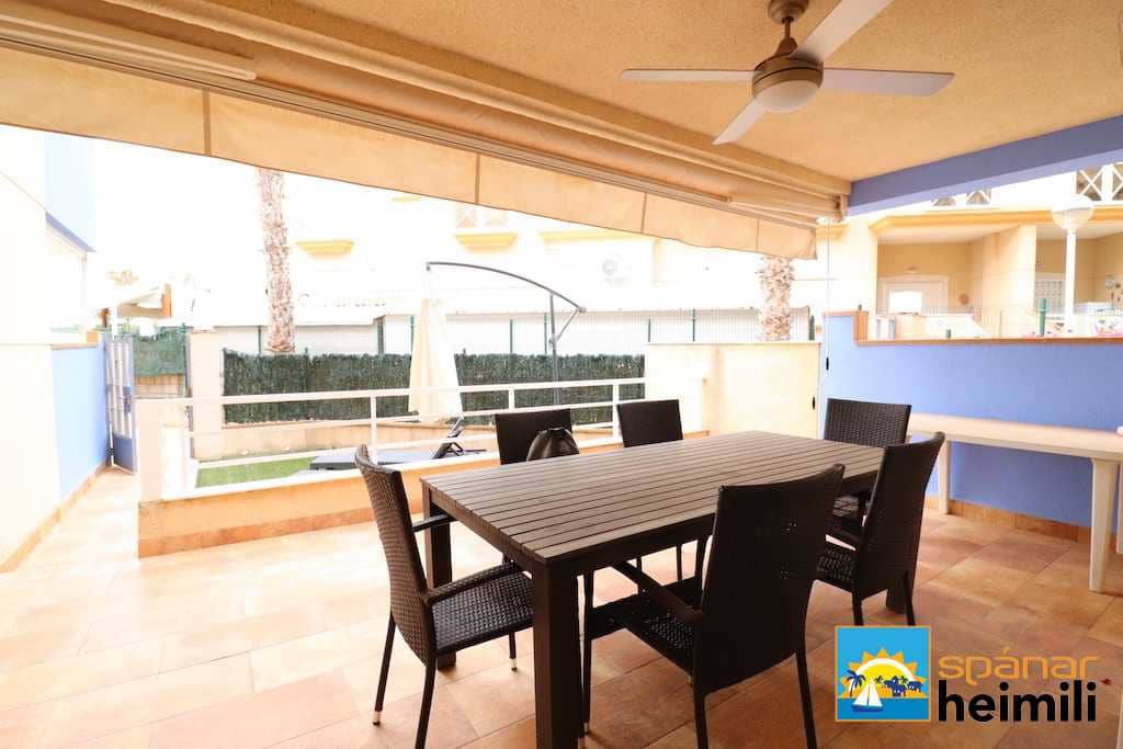 2 makuuhuone Omakotitalo myytävänä paikassa Cabo Roig mukana uima-altaan - 199 900 € (Ref: 9404295)