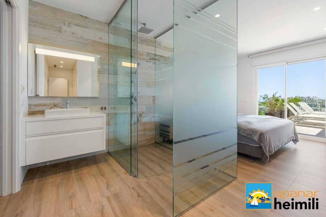 3 bedroom Apartment for sale in Las Colinas Golf with pool - € 559,000 (Ref: 9404298)