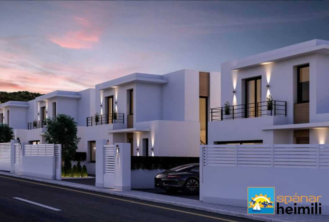 3 bedroom Townhouse for sale in Denia - € 438,000 (Ref: 9404299)