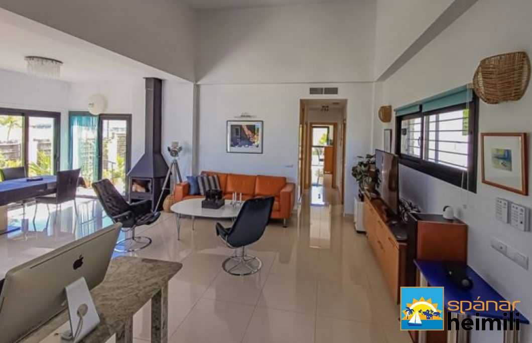 3 bedroom Villa for sale in Polop with pool - € 480,000 (Ref: 9404322)