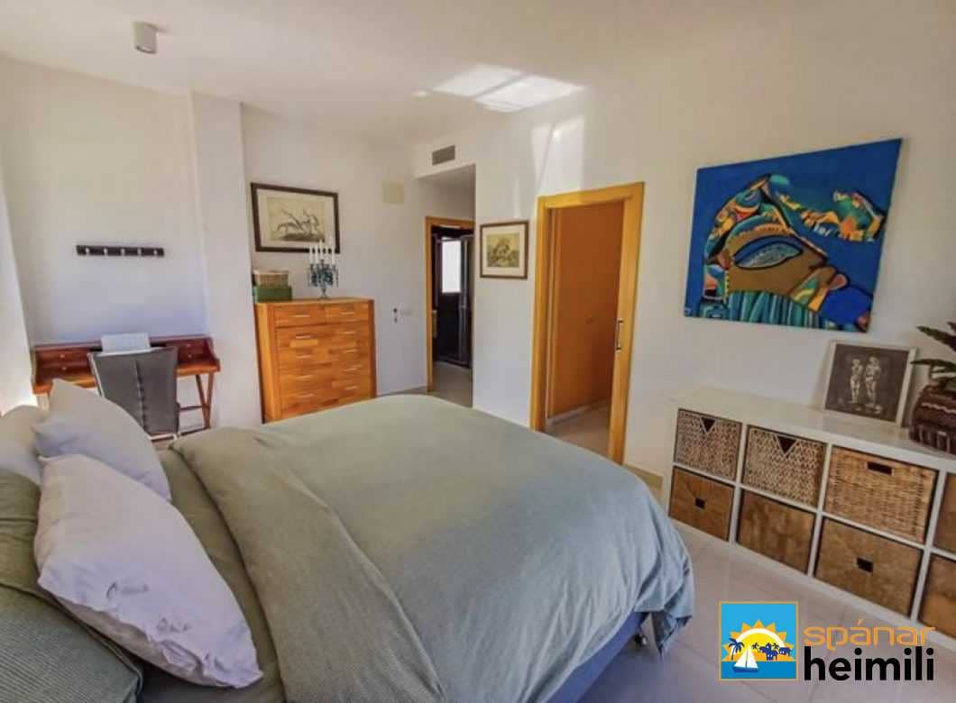 3 bedroom Villa for sale in Polop with pool - € 480,000 (Ref: 9404322)