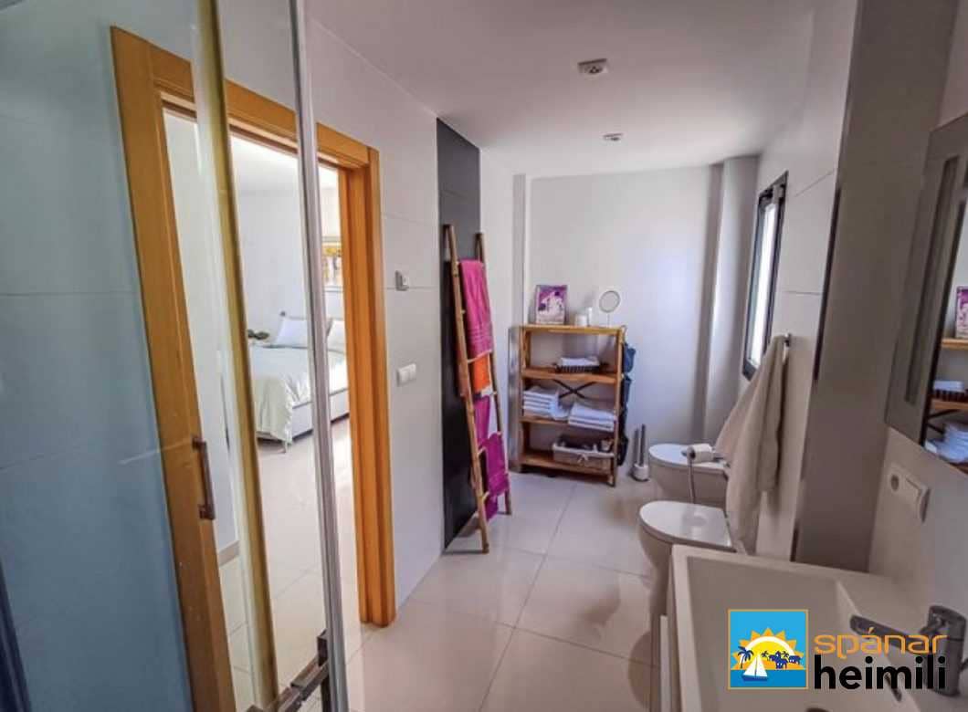 3 bedroom Villa for sale in Polop with pool - € 480,000 (Ref: 9404322)