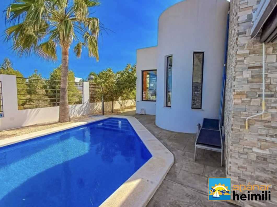 3 bedroom Villa for sale in Polop with pool - € 480,000 (Ref: 9404322)