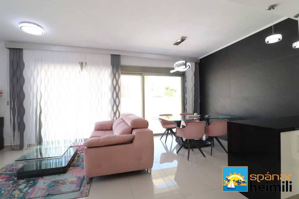 3 soverom Villa til salgs i San Miguel de Salinas med svømmebasseng - € 395 000 (Ref: 9404323)