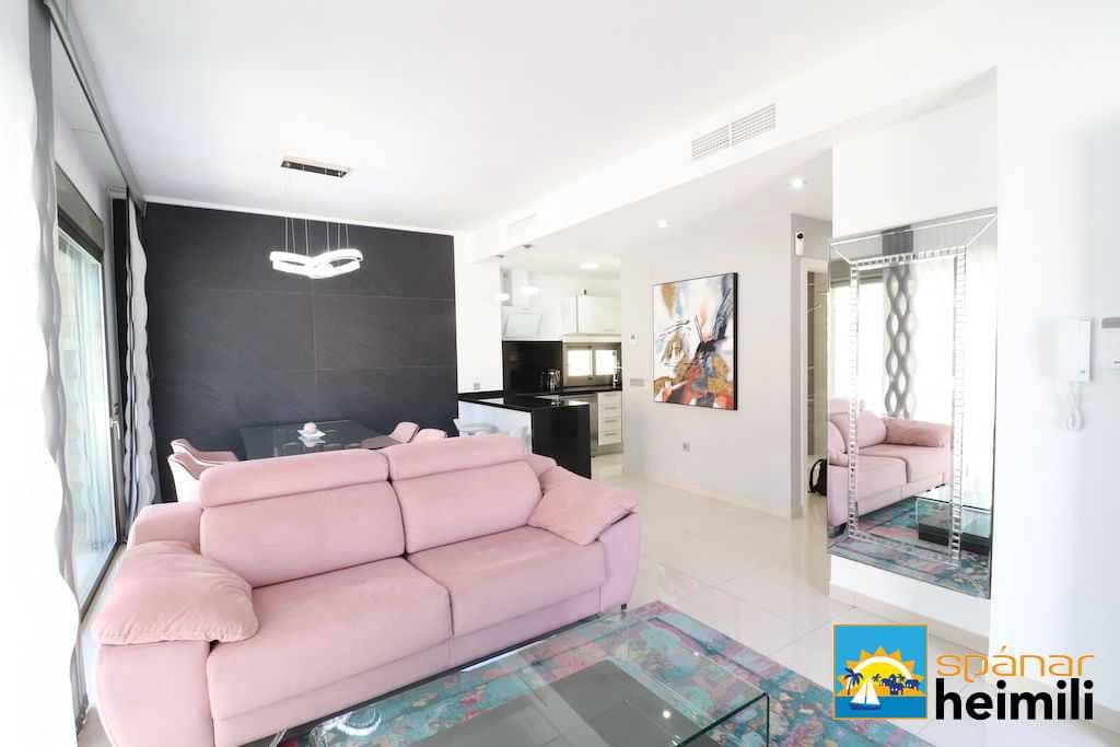 3 soverom Villa til salgs i San Miguel de Salinas med svømmebasseng - € 395 000 (Ref: 9404323)