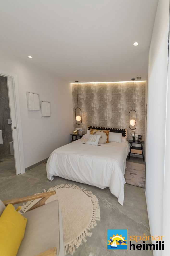 4 bedroom Villa for sale in Pilar de la Horadada with pool - € 519,000 (Ref: 9404326)