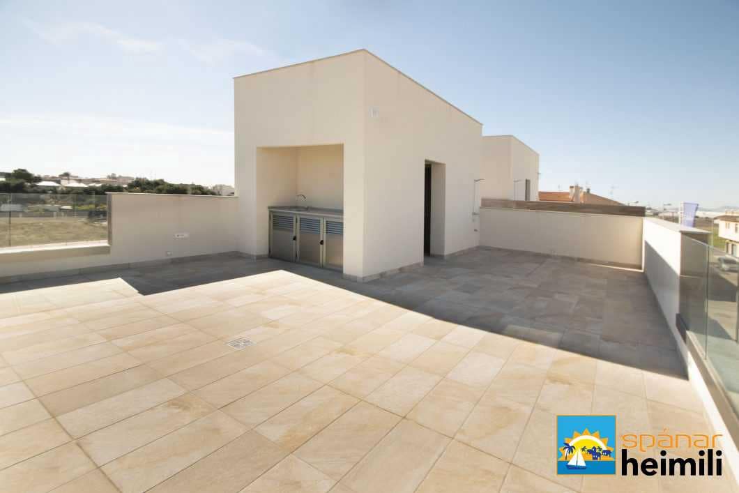 4 bedroom Villa for sale in Pilar de la Horadada with pool - € 519,000 (Ref: 9404326)