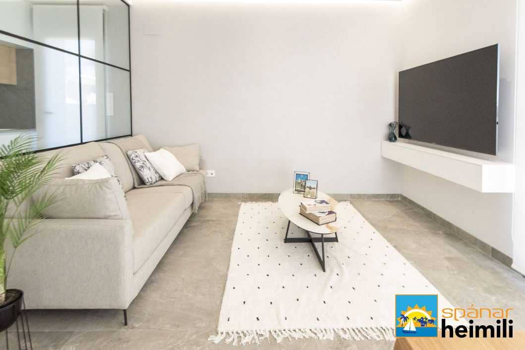 4 bedroom Villa for sale in Pilar de la Horadada with pool - € 519,000 (Ref: 9404326)