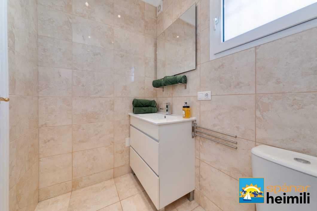 4 sovrum Semi-fristående Villa till salu i Villamartin med pool - 415 000 € (Ref: 9404327)