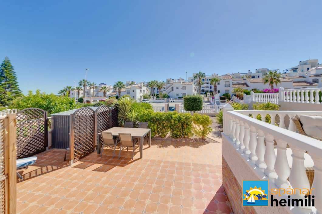 4 sovrum Semi-fristående Villa till salu i Villamartin med pool - 415 000 € (Ref: 9404327)