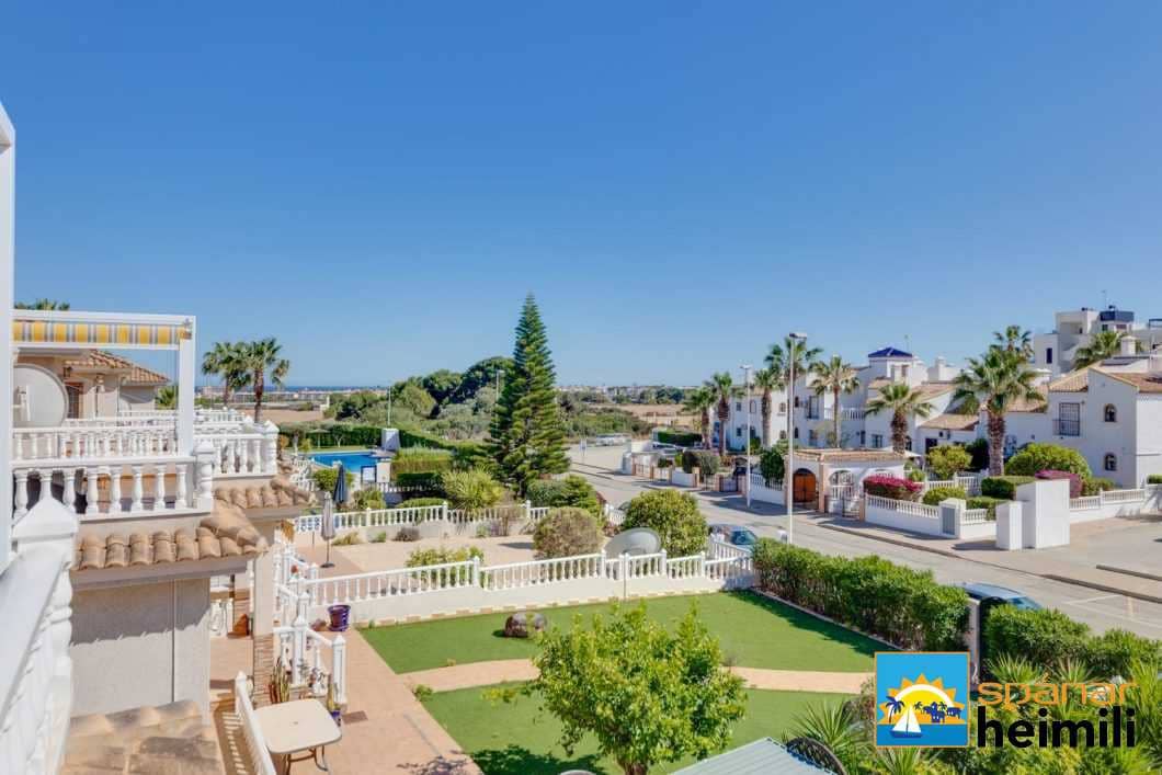 4 sovrum Semi-fristående Villa till salu i Villamartin med pool - 415 000 € (Ref: 9404327)