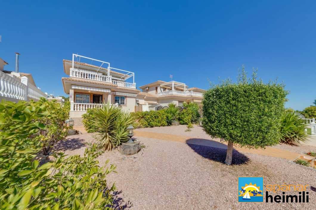 4 sovrum Semi-fristående Villa till salu i Villamartin med pool - 415 000 € (Ref: 9404327)