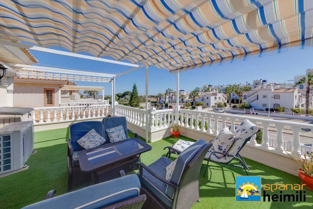 4 sovrum Semi-fristående Villa till salu i Villamartin med pool - 415 000 € (Ref: 9404327)